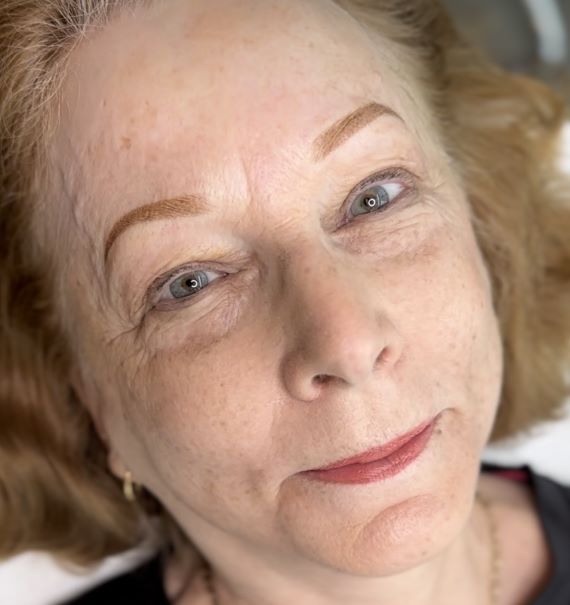 Borderless Ombre Powder Brows