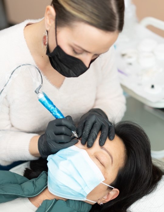 Safety Mistakes New Eyeliner Artists Can Make